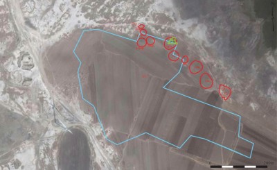 Figure 2. Satellite photograph of Yinjiawopu, with the site boundaries determined by the survey shown in blue, the mounds measured with RTK in red, and the excavated area shown in green (© Pauline Sebillaud & Xiaoxi Liu).